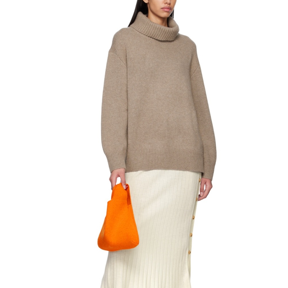 LISA YANG
Orange Oma Cashmere Tote